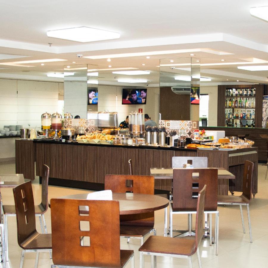 Golden Plaza Hotel ปอร์โตเวโล ภายนอก รูปภาพ