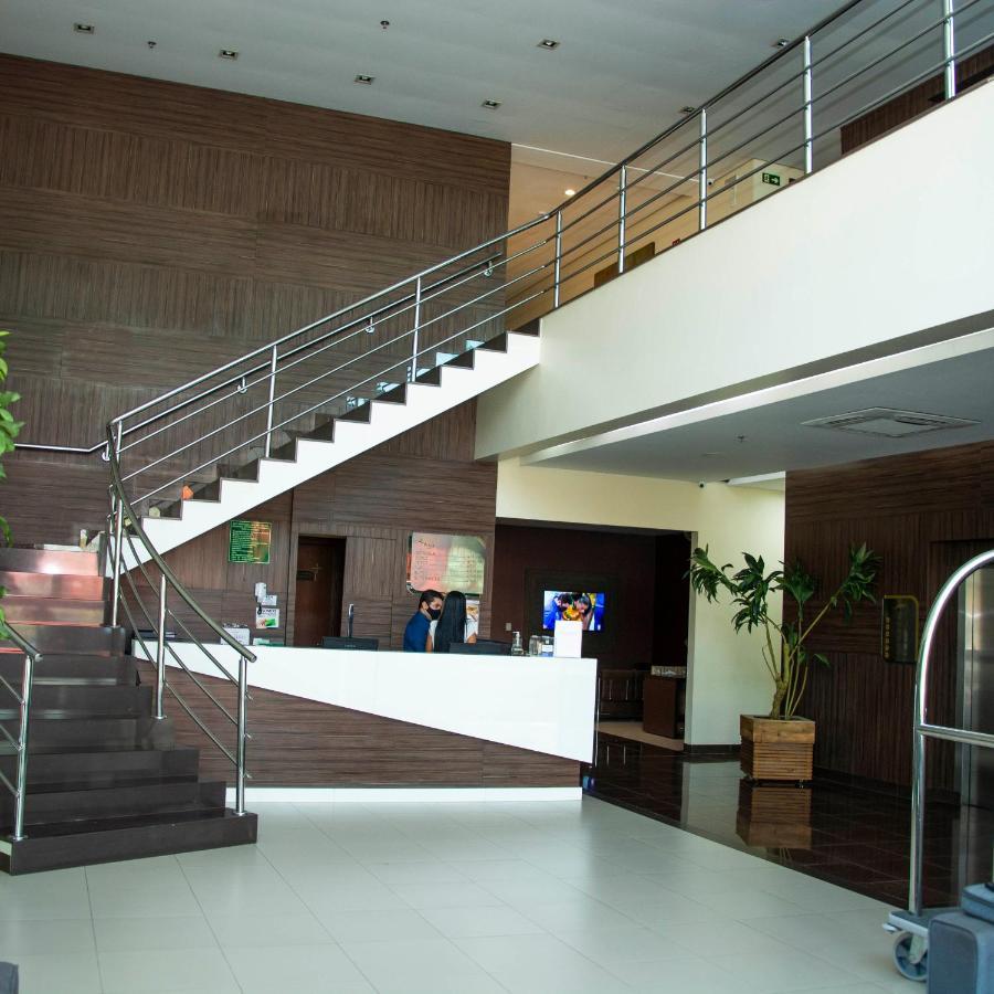 Golden Plaza Hotel ปอร์โตเวโล ภายนอก รูปภาพ