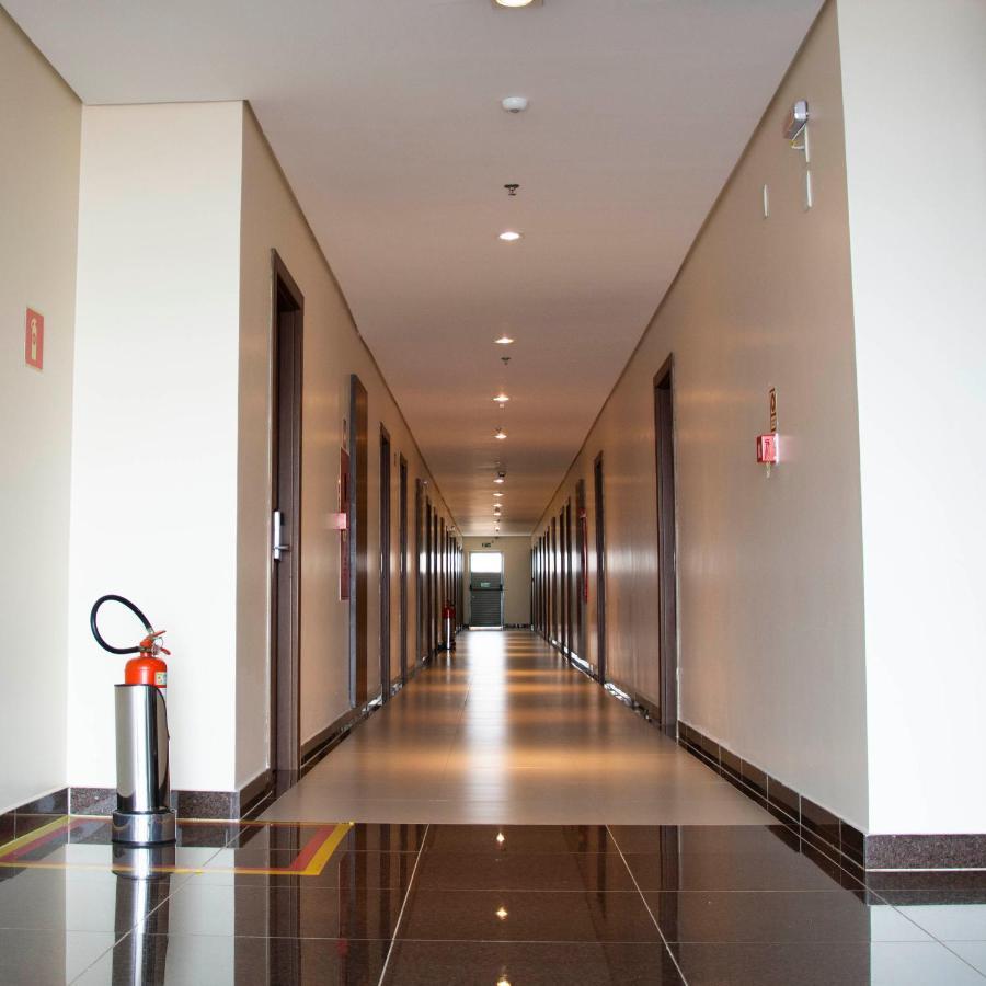 Golden Plaza Hotel ปอร์โตเวโล ภายนอก รูปภาพ