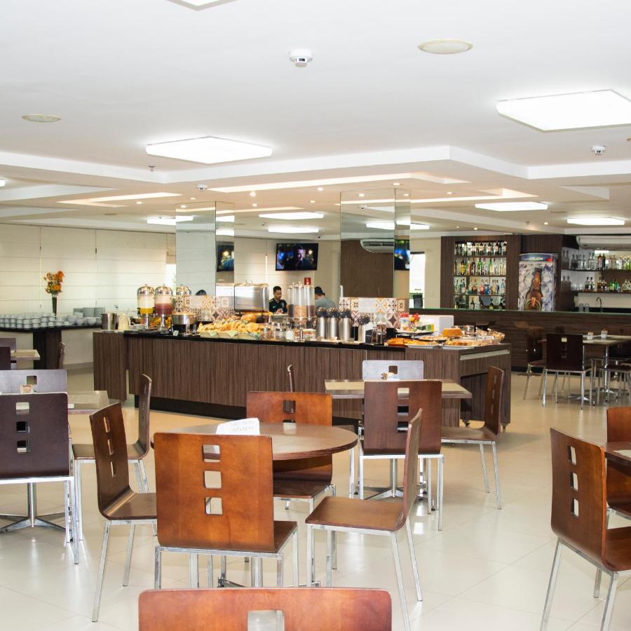 Golden Plaza Hotel ปอร์โตเวโล ภายนอก รูปภาพ