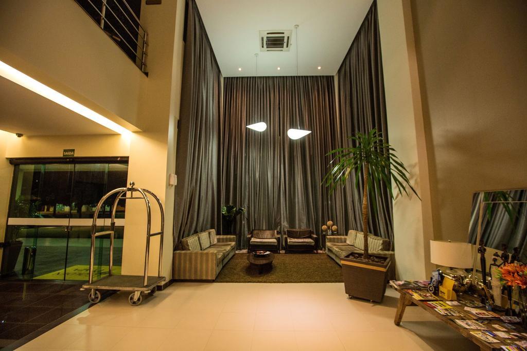 Golden Plaza Hotel ปอร์โตเวโล ภายนอก รูปภาพ